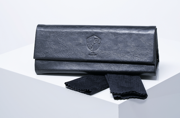 DC III • Black Gloss